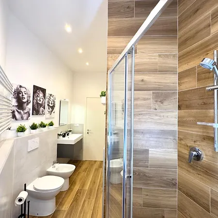 Apartament Royal House - Parcheggio Gratuito E Wi-fi