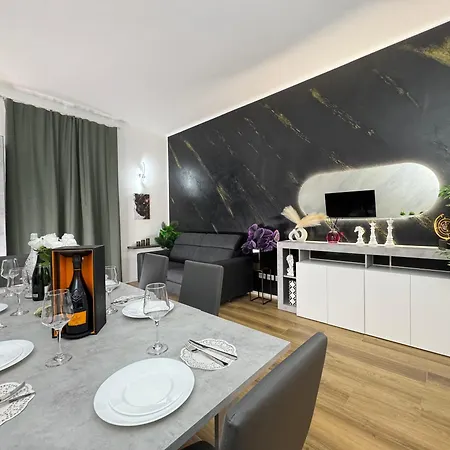 Royal House - Parcheggio Gratuito E Wi-fi Болонья