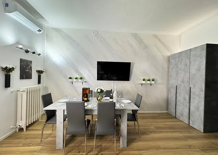 Royal House - Parcheggio Gratuito E Wi-fi Bolonya