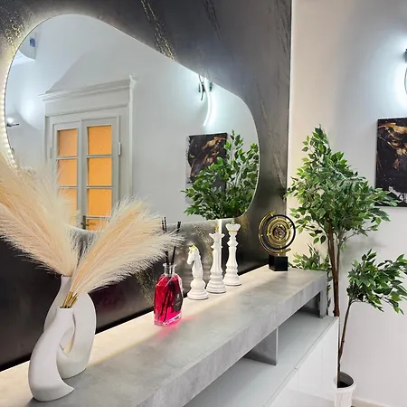 Royal House - Parcheggio Gratuito E Wi-fi