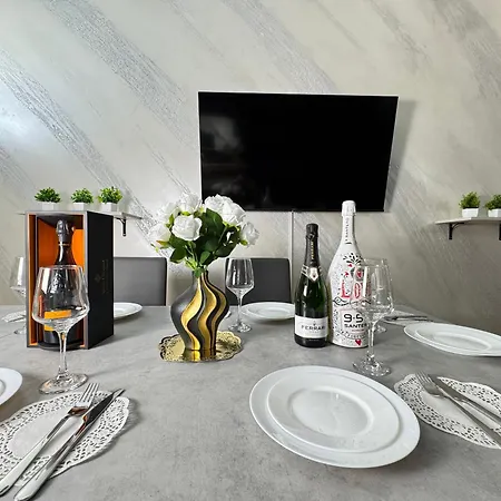 Royal House - Parcheggio Gratuito E Wi-fi Apartmán Boloňa