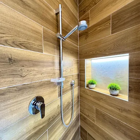 Royal House - Parcheggio Gratuito E Wi-fi * Boloňa