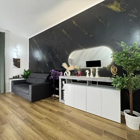 Royal House - Parcheggio Gratuito E Wi-fi Apartmán