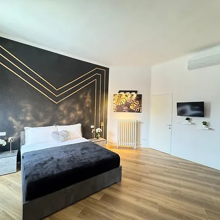 Royal House - Parcheggio Gratuito E Wi-fi Apartmán *